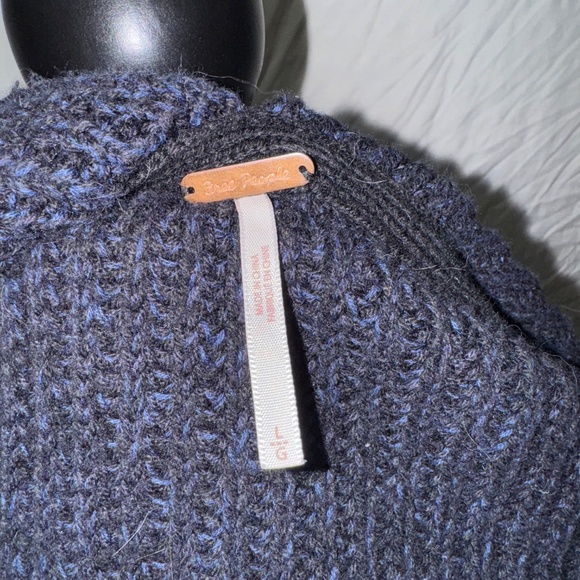 Cardigan - Picture 4 of 4